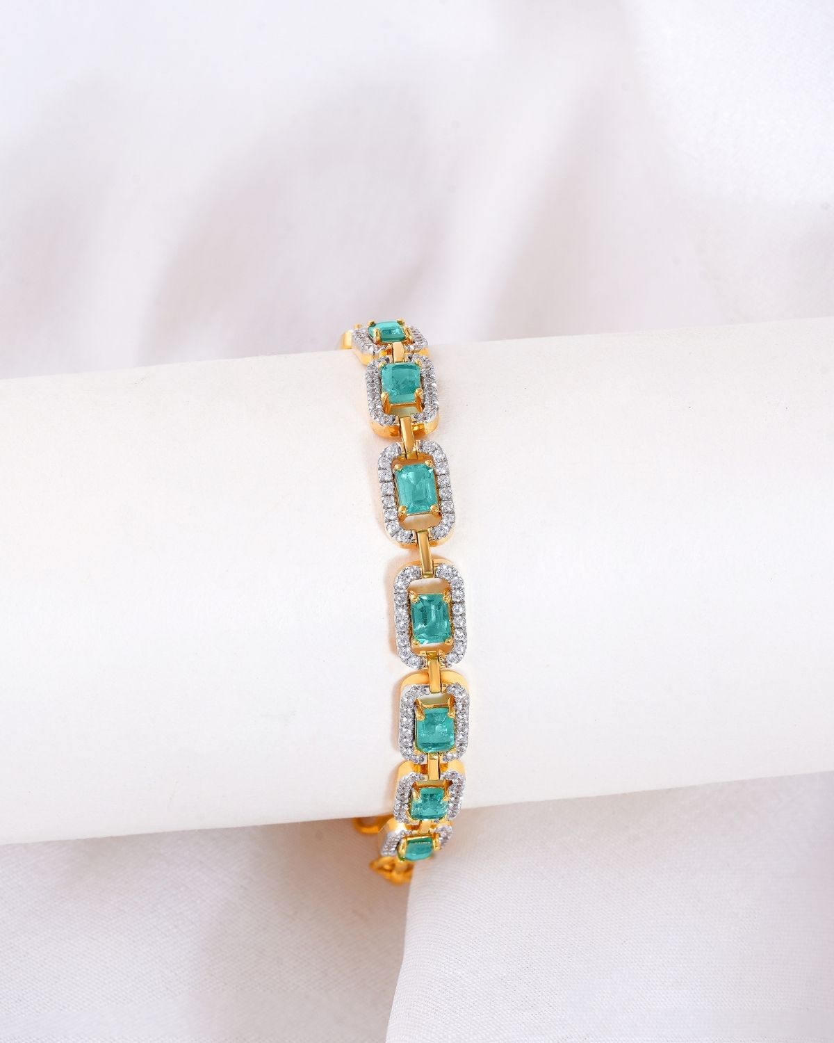 Emeral-Cut Halo Linked Bracelet | Gold Vermeil