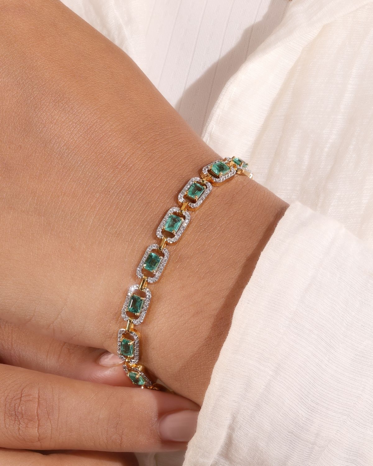Emeral-Cut Halo Linked Bracelet | Gold Vermeil