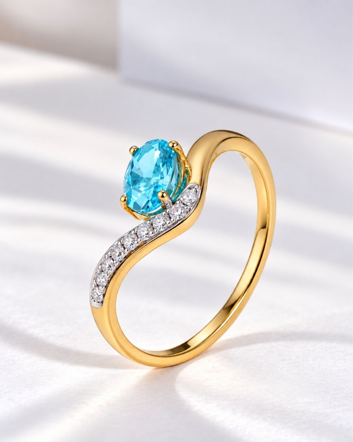 Oval aquamarine curved ring | Gold Vermeil