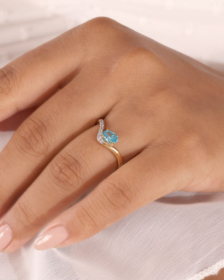 Oval aquamarine curved ring | Gold Vermeil