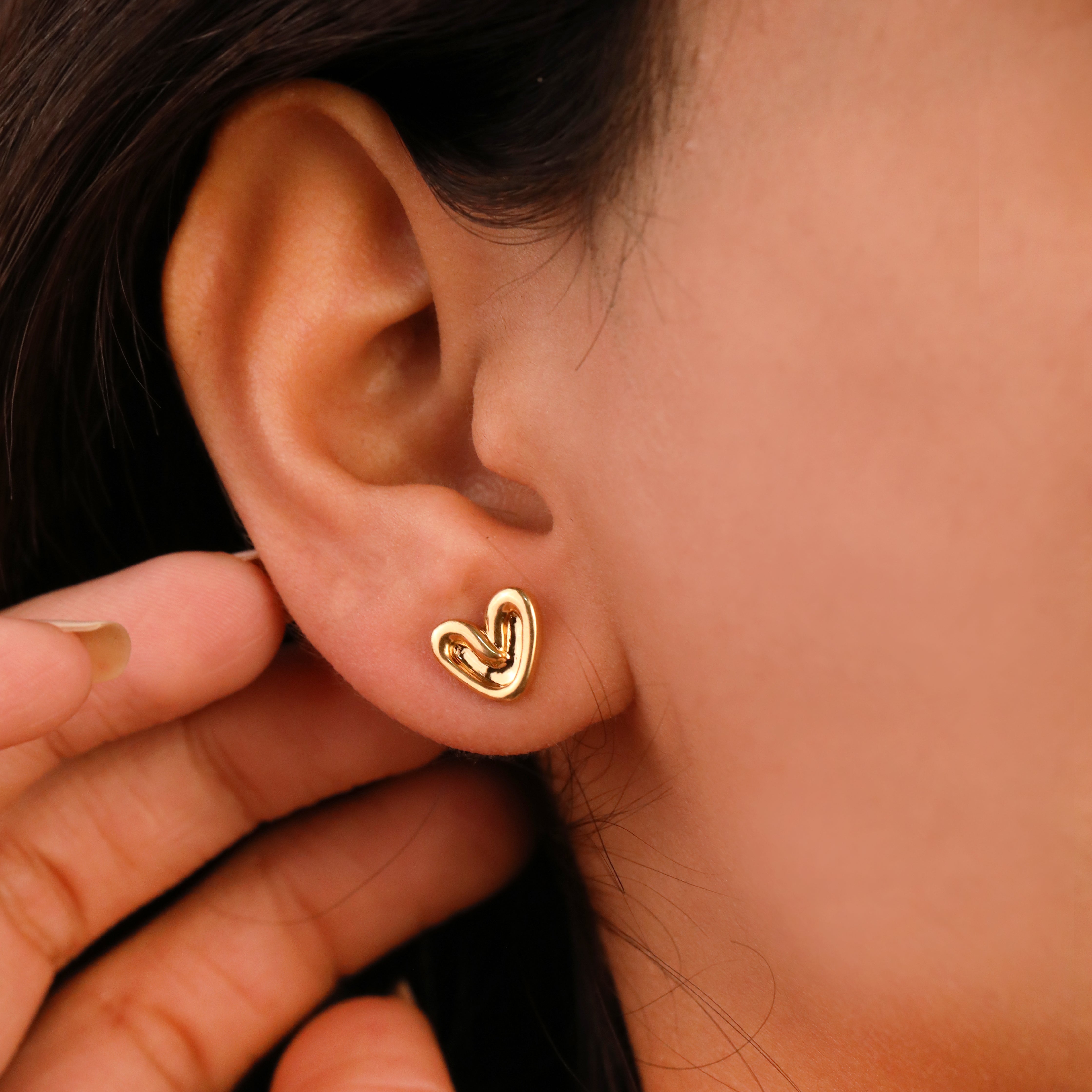 Heart-Shaped Stud Earrings – 18kt Gold Vermeil