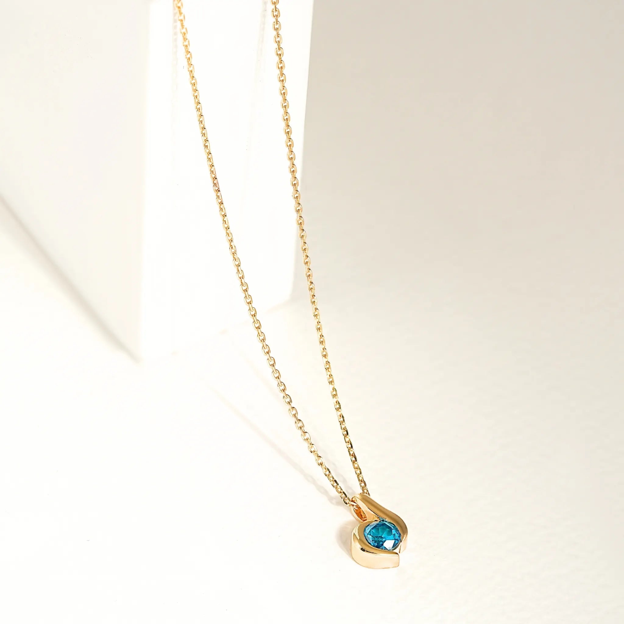 Aquamarine Solitaire Pendant