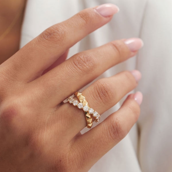 Criss-Cross Ring with Monzonite Diamond