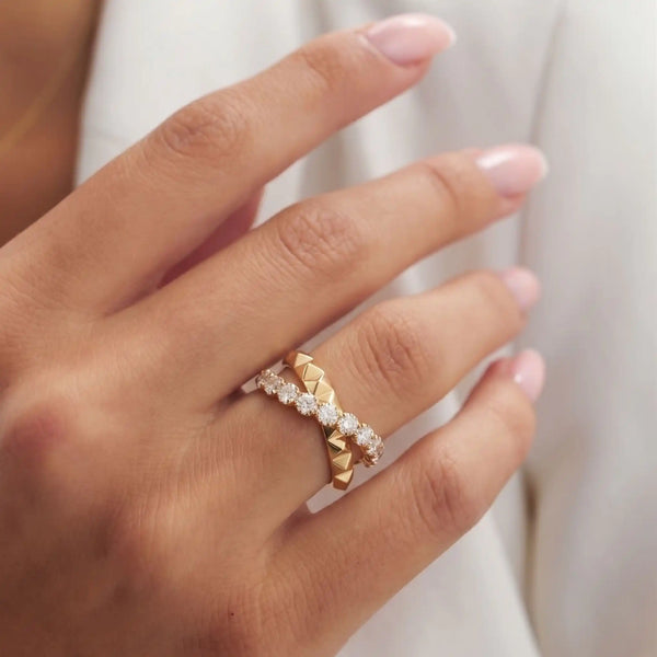 Criss-Cross Ring with Monzonite Diamond