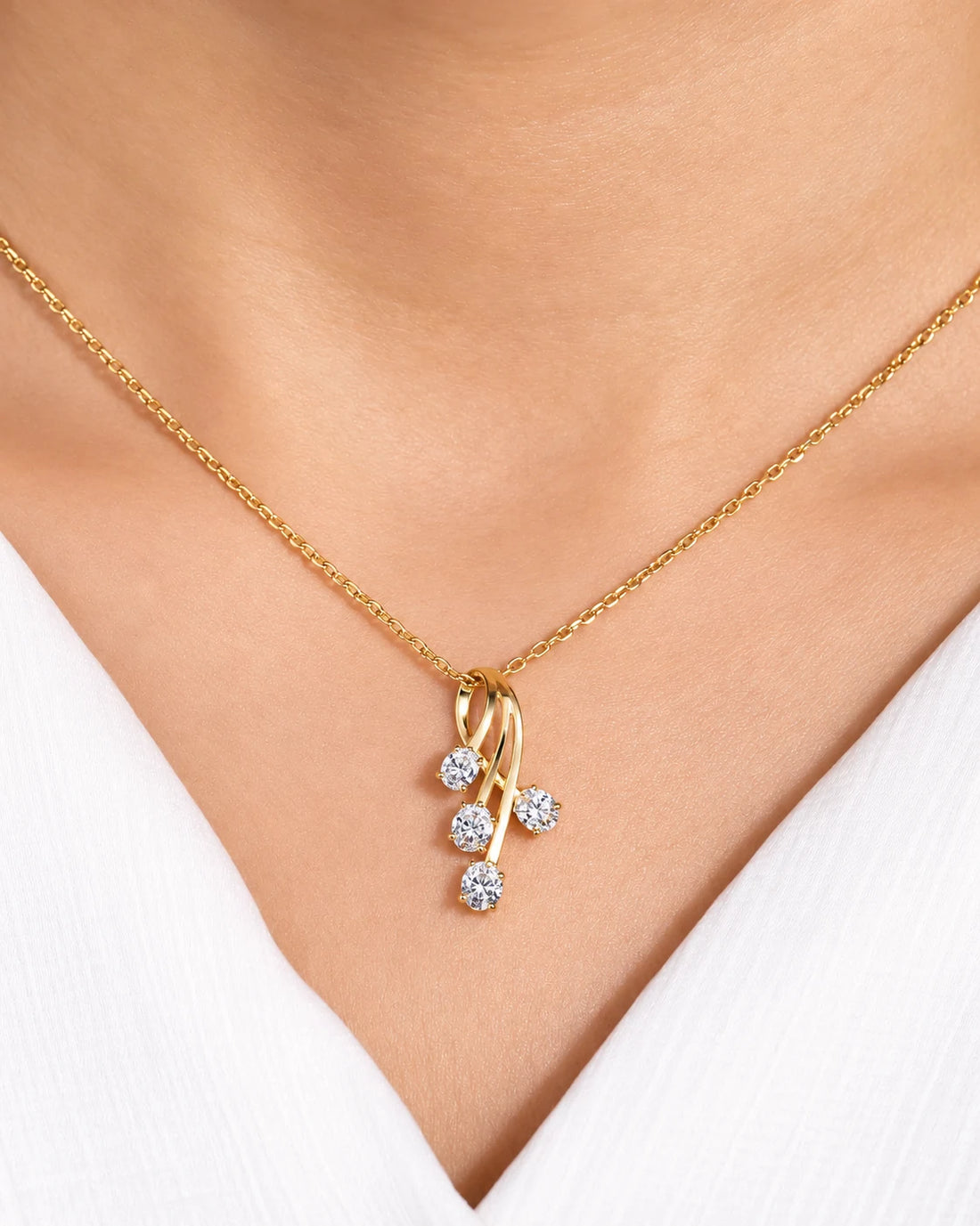 Twisted Curve Pendant | Gold Vermeil