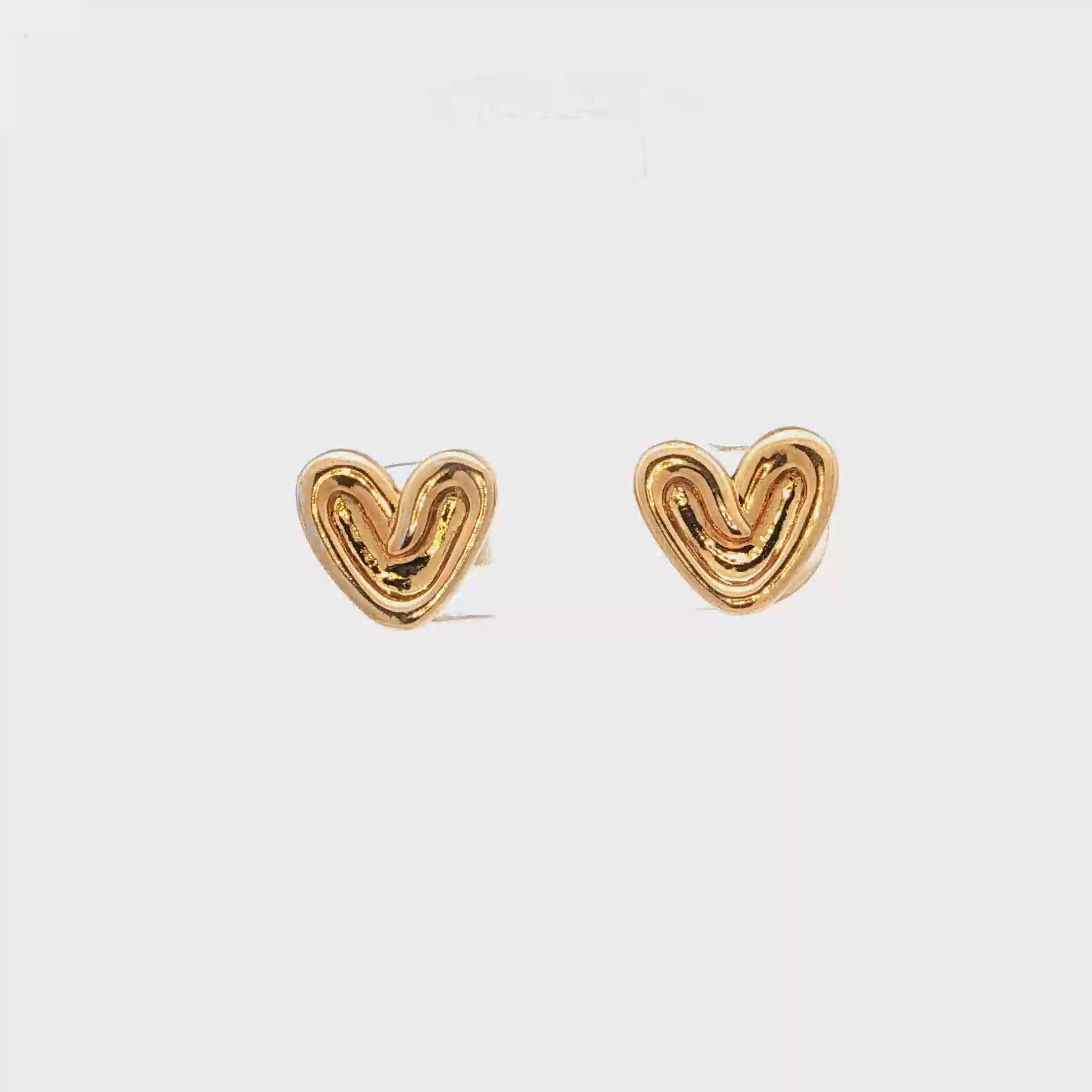 Heart-Shaped Stud Earrings – 18kt Gold Vermeil