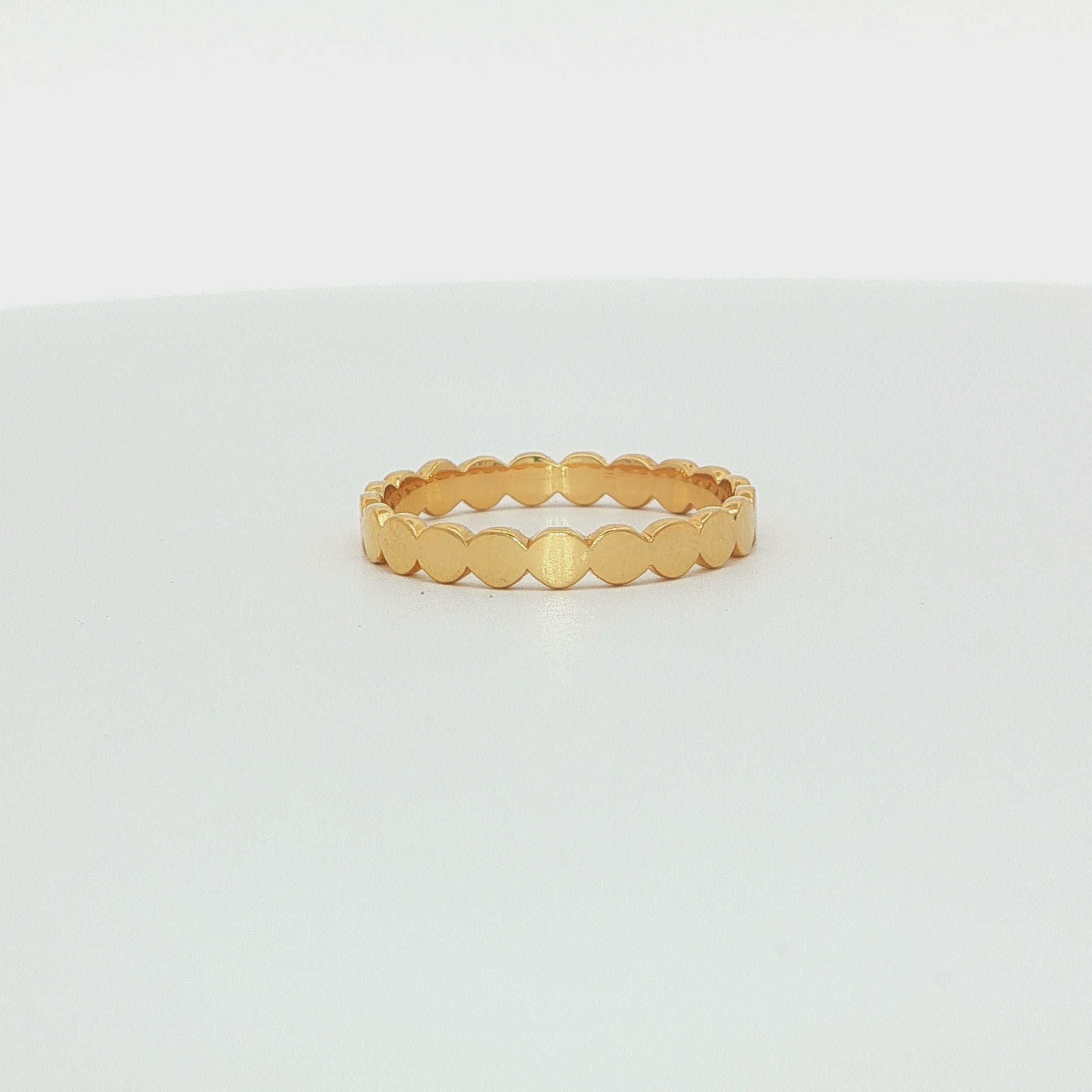 Gold-Plated Scallop Band