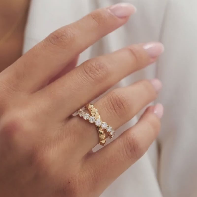 Criss-Cross Ring with Monzonite Diamond
