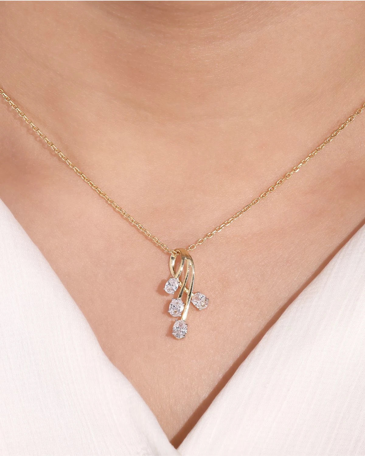 Twisted Curve Pendant | Gold Vermeil